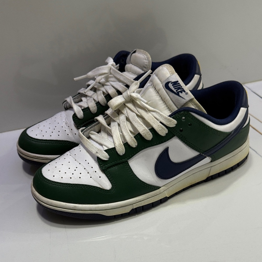 Nike Green and Navy Sneakers - Picture 4 of 10